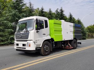 10.5方東風(fēng)天錦 吸塵車